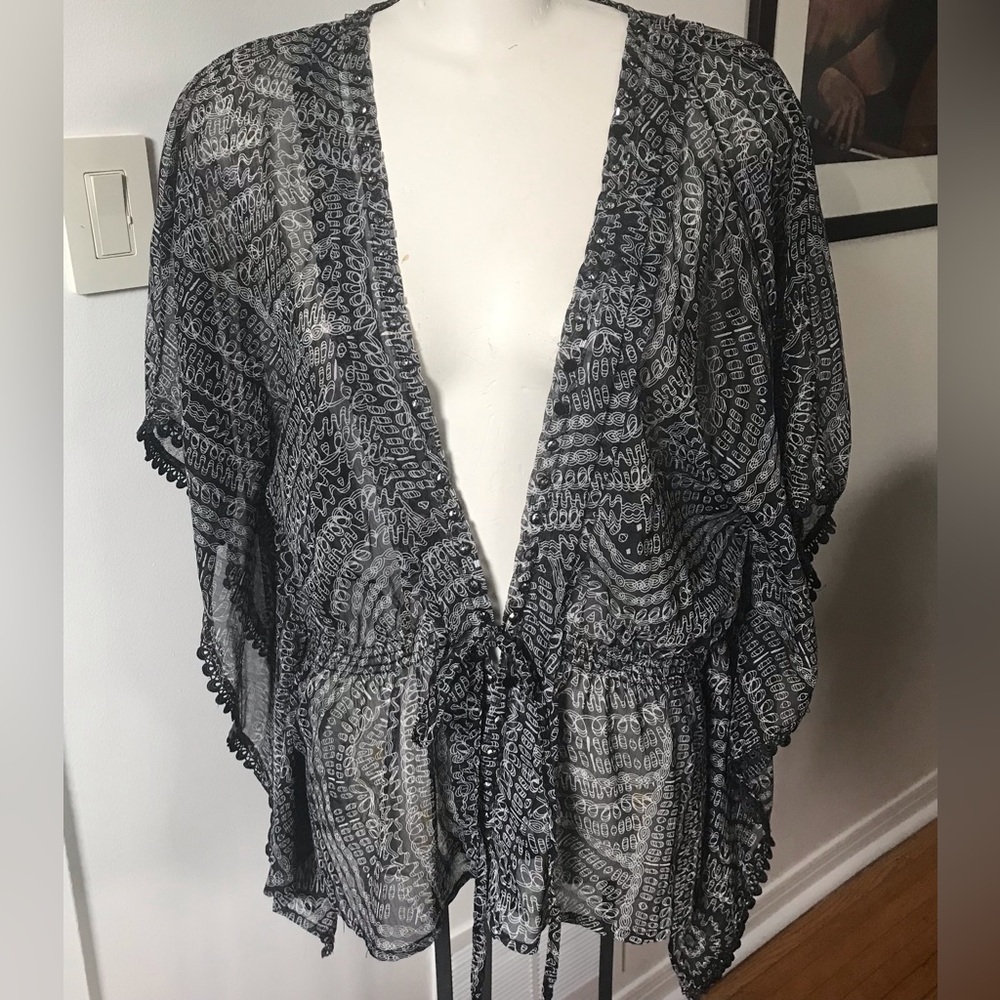 Melanie Lyne Top/Shrug - Size Medium